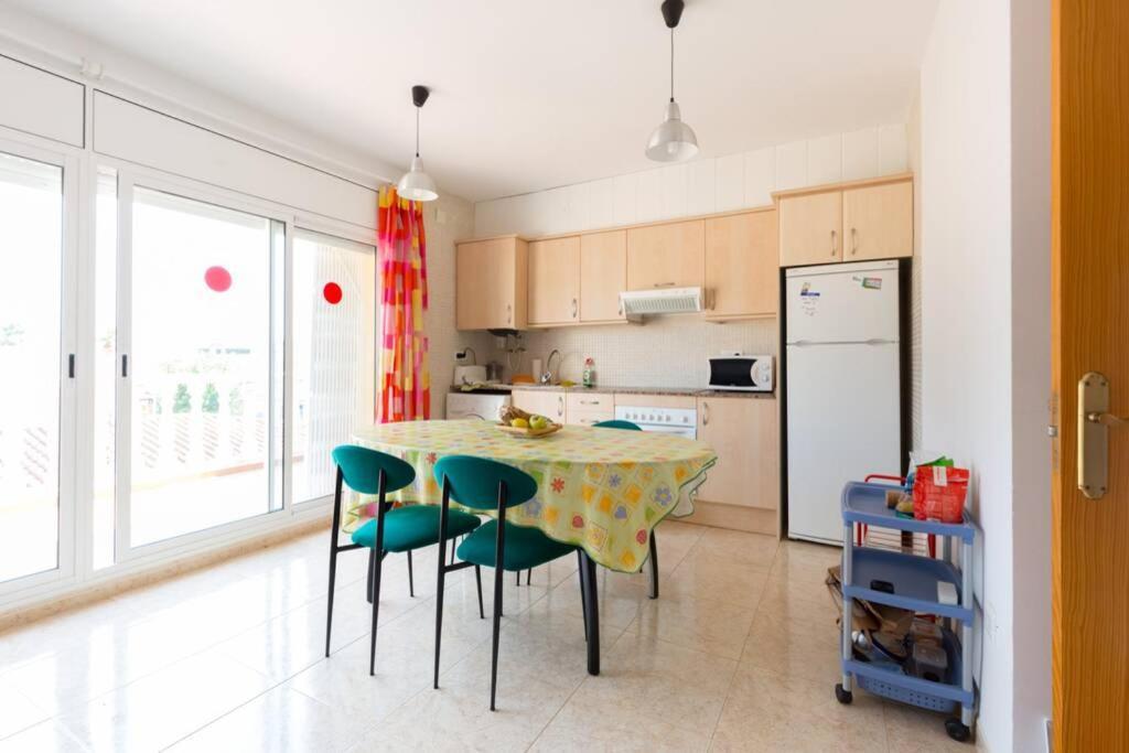 La Rapita - Apartamento De Dos Dormitorios Con Piscina Comunitaria Alcanar Ngoại thất bức ảnh